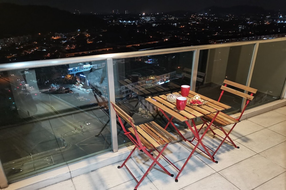 Amerin Residence Mall Apartments