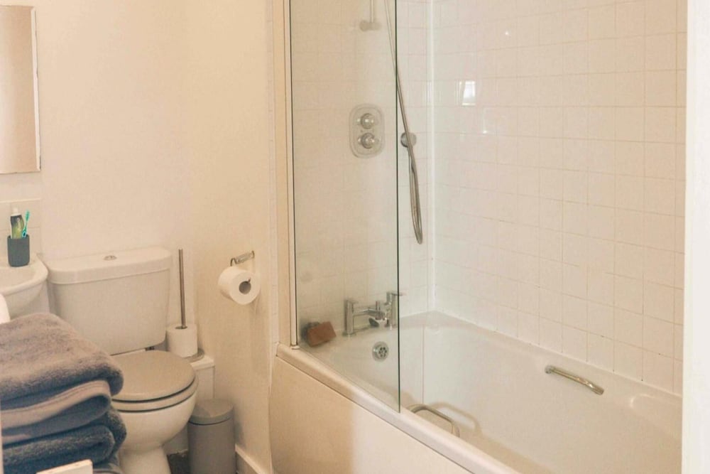 2br-sleeps5-cityview-freeparking-citycentre