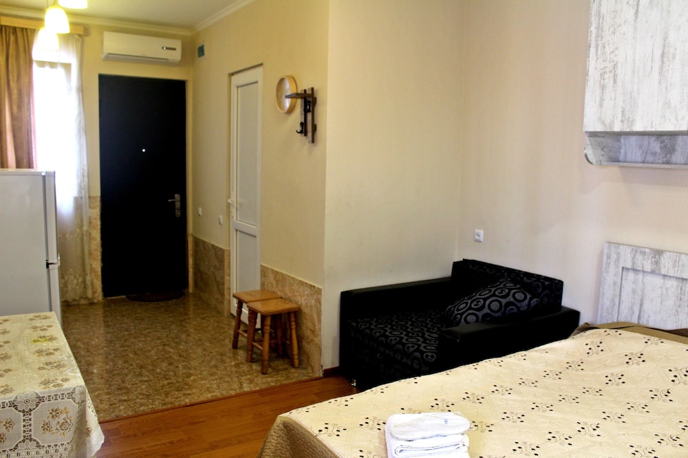 Old Avlabari Rooms