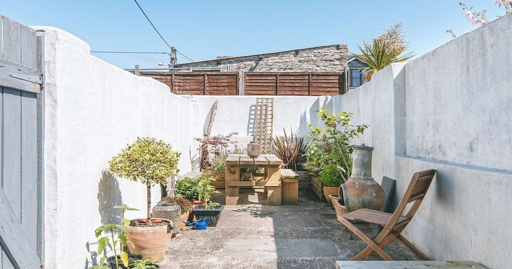 Church Cottage West Down, Sleeps 6-7, Dog Friendly view 2