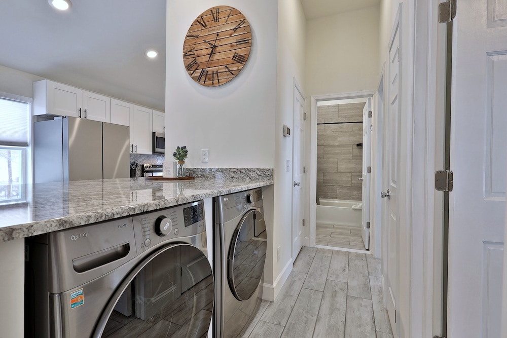 Rutland Vacations - Rutland's Hidden Gem: 2 Br/1ba Renovated Home Close To Everything 2 Bedroom Home - Property Image 8