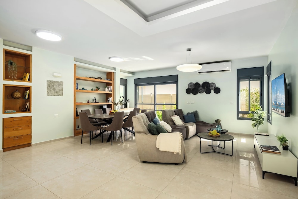 Tranquil Galilee Retreat by Sea N' Rent