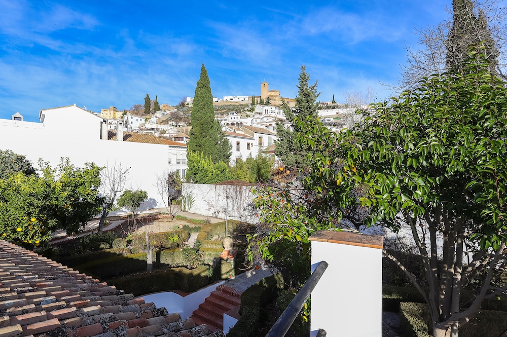 Genteel Home Carmen del Ciprés view 3