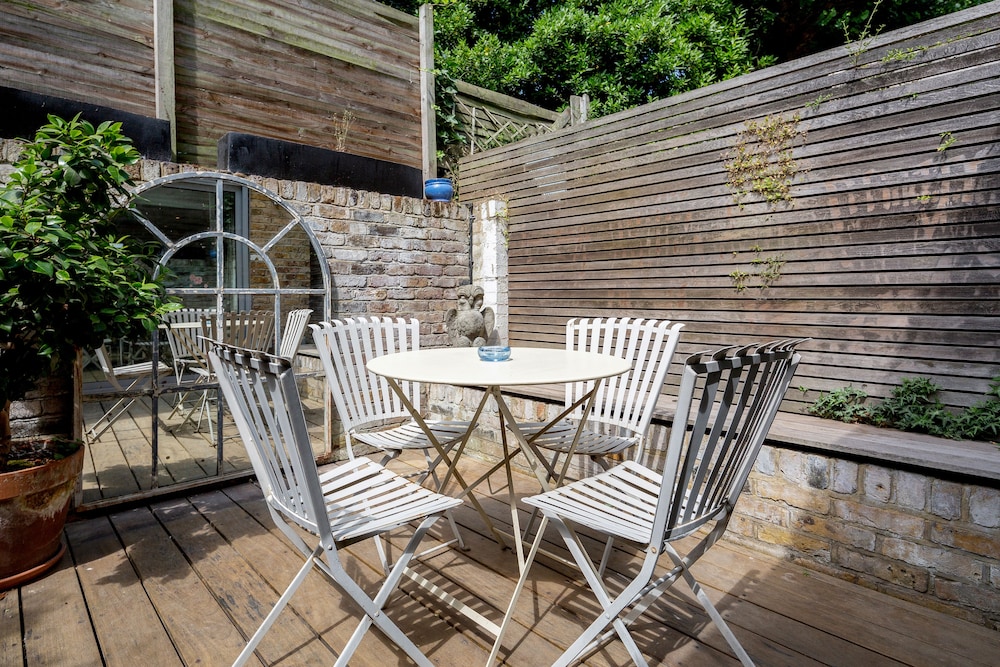 outdoor bbq area