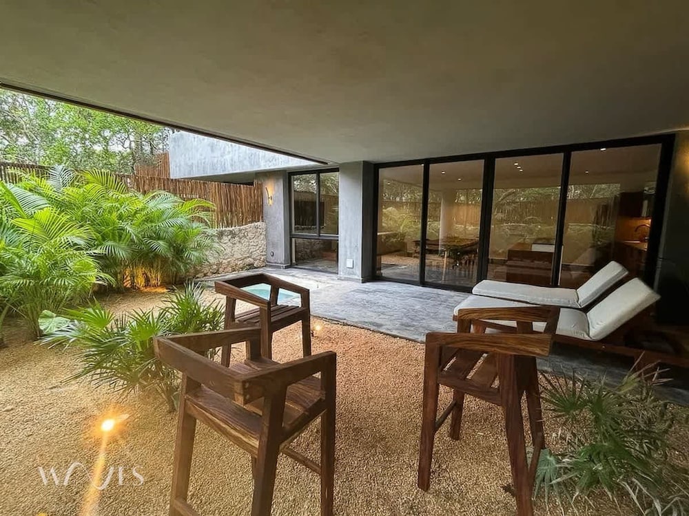 2BR w Private Pool Near the Beach Spacious Stay