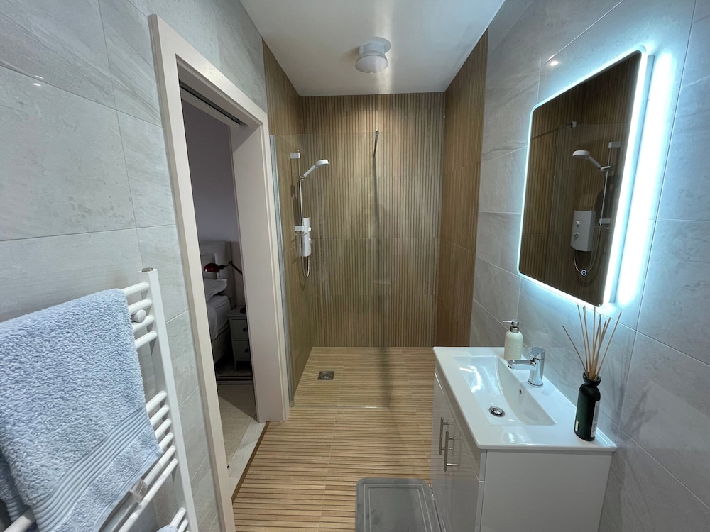 Lakeside Apartment Retreat in Oughterard Connemara