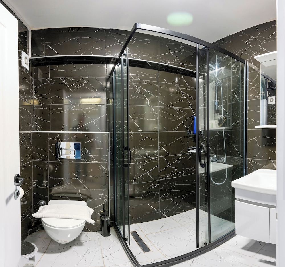 Aiza Suites - Image 32