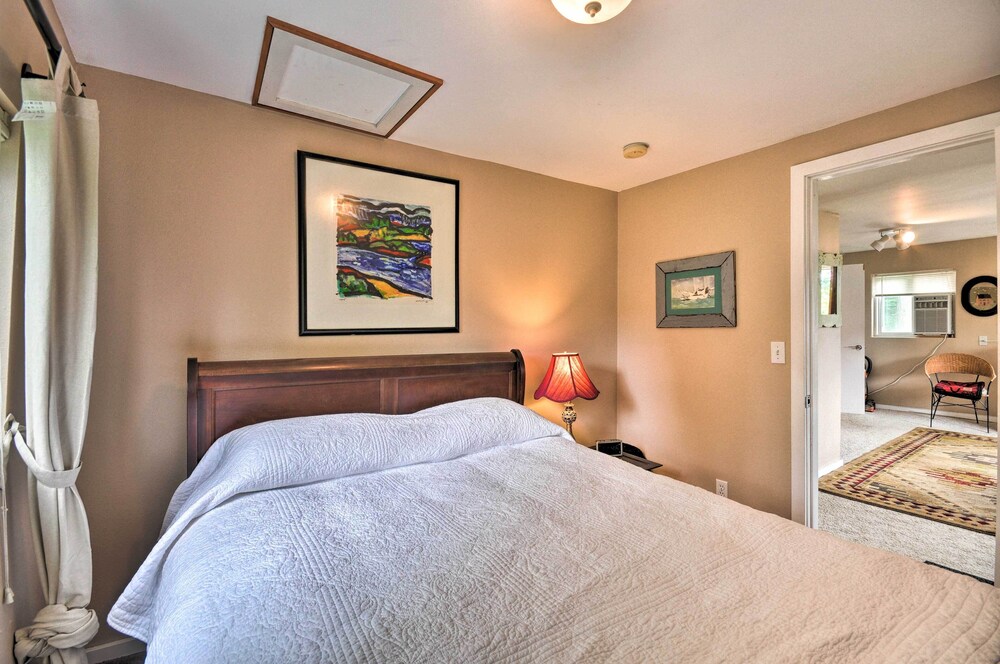 Rustic Stevenson Hideaway With View on the Gorge! view 4