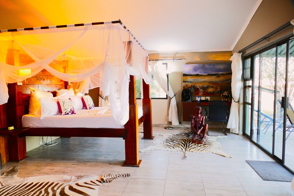 Omukuyu Wildlife Lodge