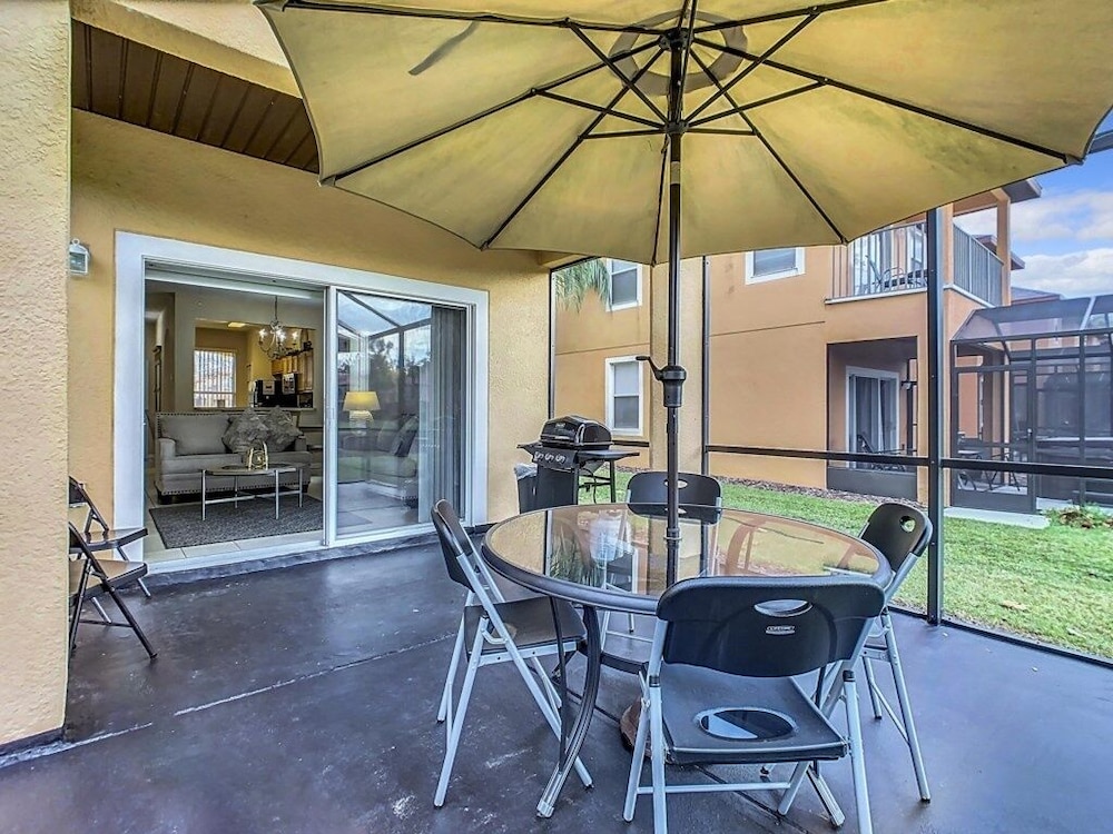Regal Oaks Getaway: 4br Home Close To Disney & Old Town 4 Bedroom Townhouse