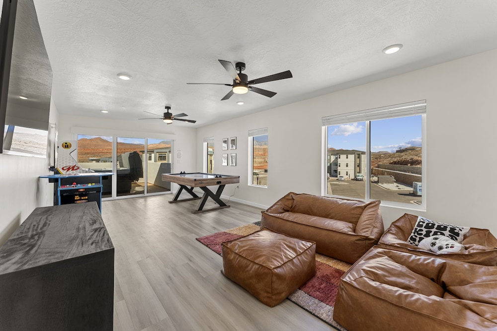Sand Cove Retreat 5 Bedroom Townhouse