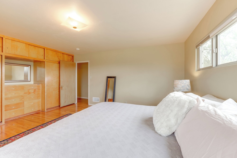 Near Eats & Wineries: Paso Robles Home w/ Patio!