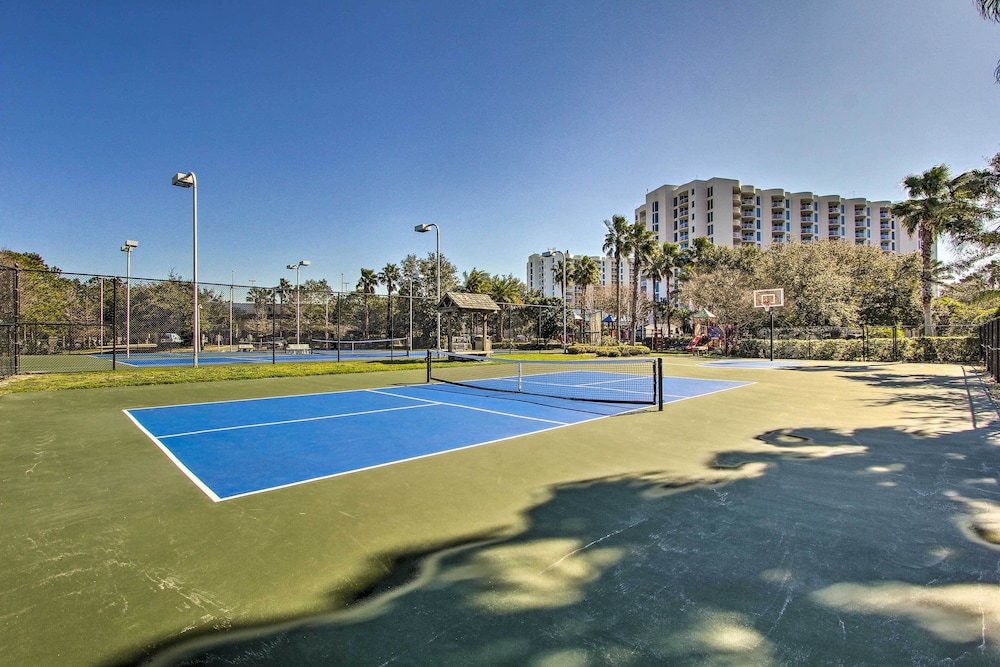 Walk to White-sand Beach: Resort Condo in Destin!