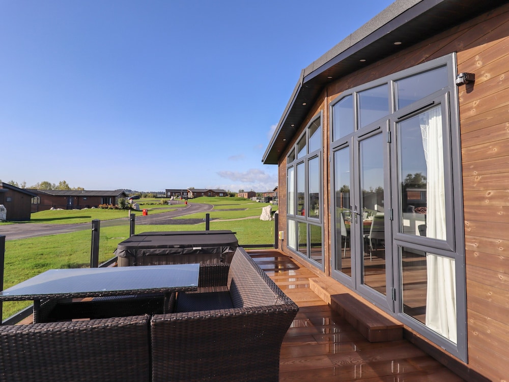 28 Delamere Point