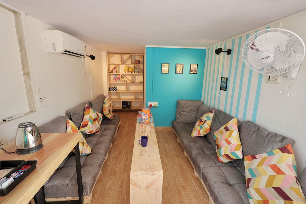 Locomo Hostel Mini - 9 mins from airport