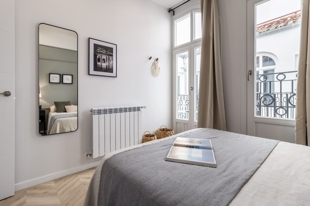 Ziggy - 3 Bedrooms and Terrace and Balcony in Trafalgar