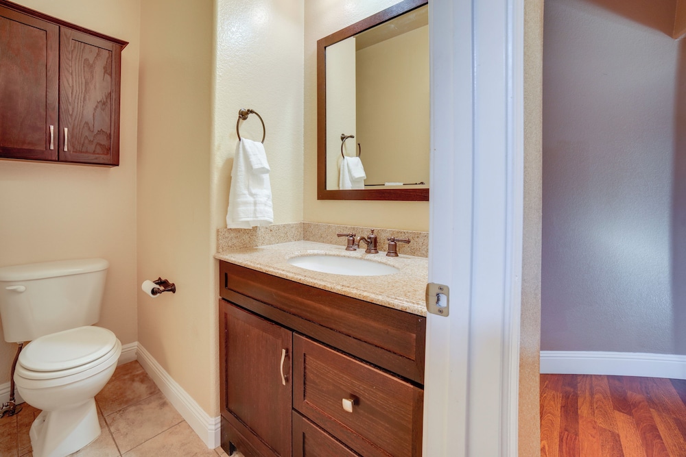 Ski Getaway w/ Hot Tub: Reno Home By Attractions