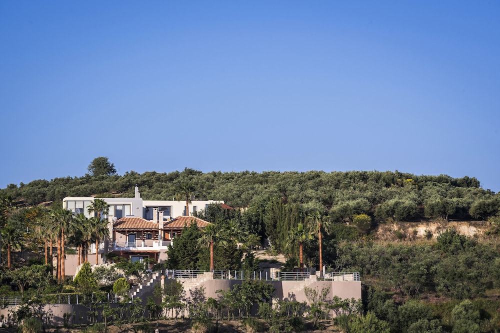 Athina Luxury Villas