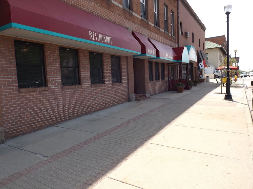 Cadillac Vacations - Hermanns European Inn - Property Image 1