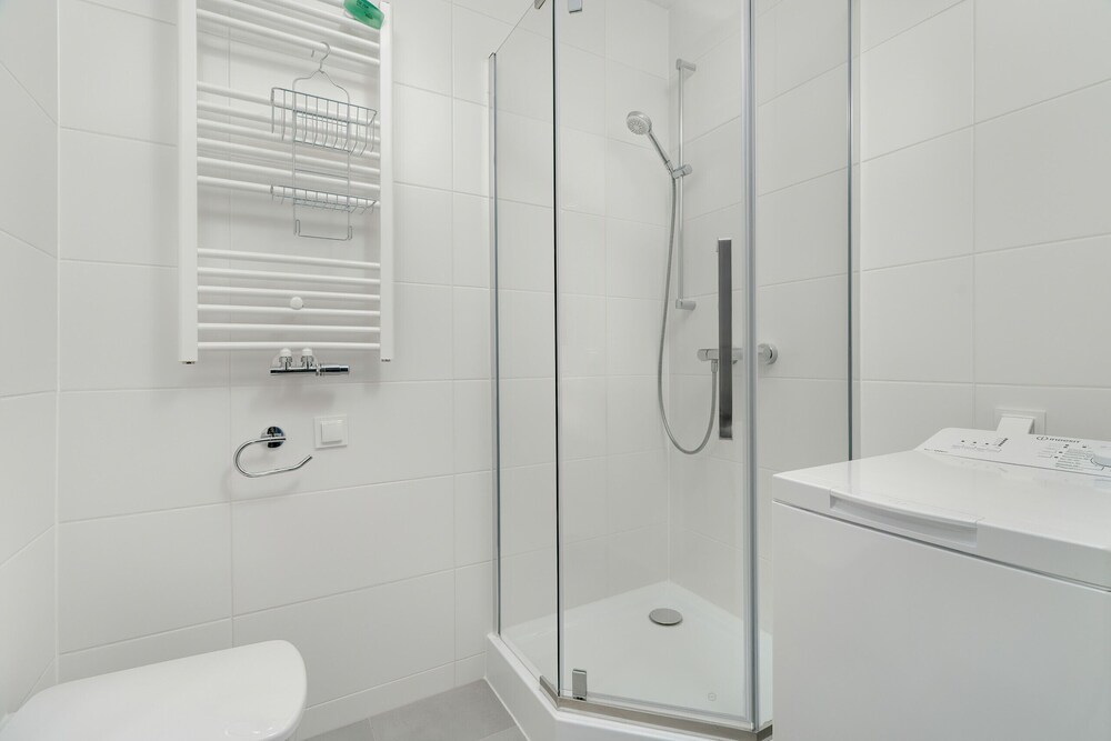 Studio With Outdoor Parking by Renters view 5