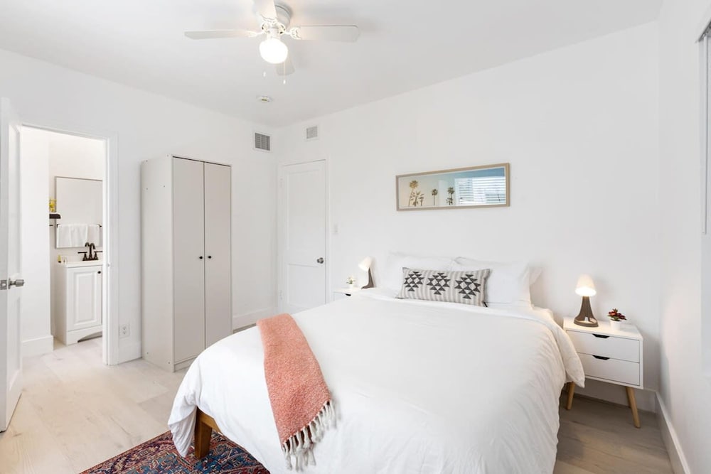 Charming 2 Bedroom Apartment in Victoria Park