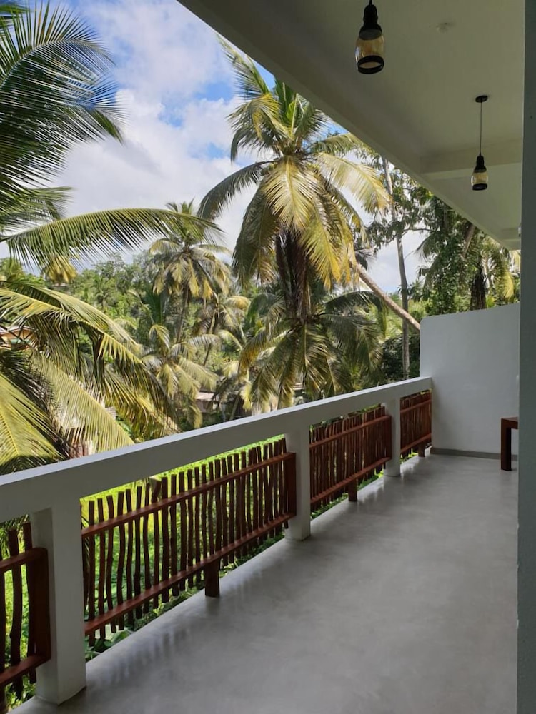 Cocosurf House