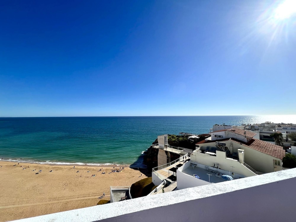 Albufeira Beach Ocean View 2 by Homing view 2