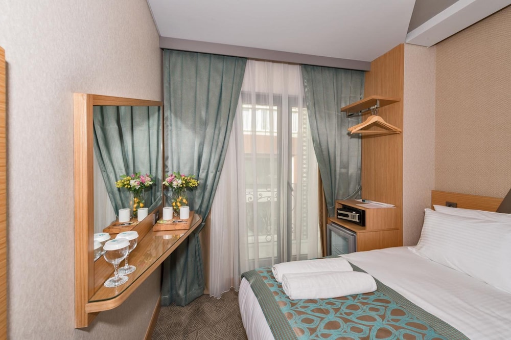 Genova Hotel - Image 44