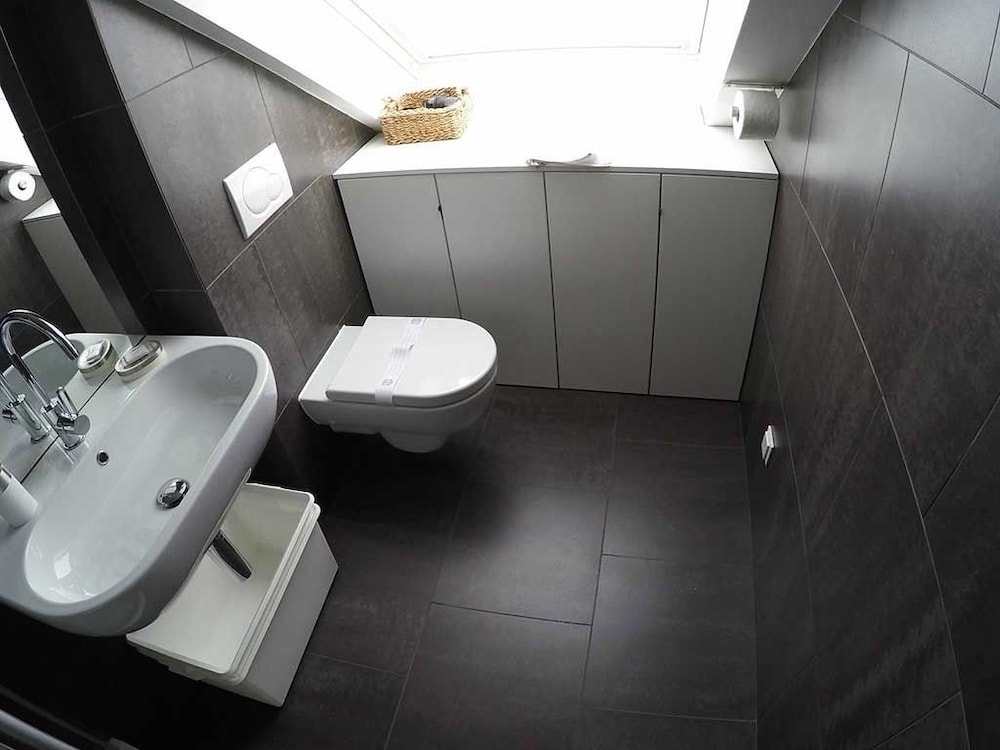 Hvar Attic Apartment en Hvar — bathroom