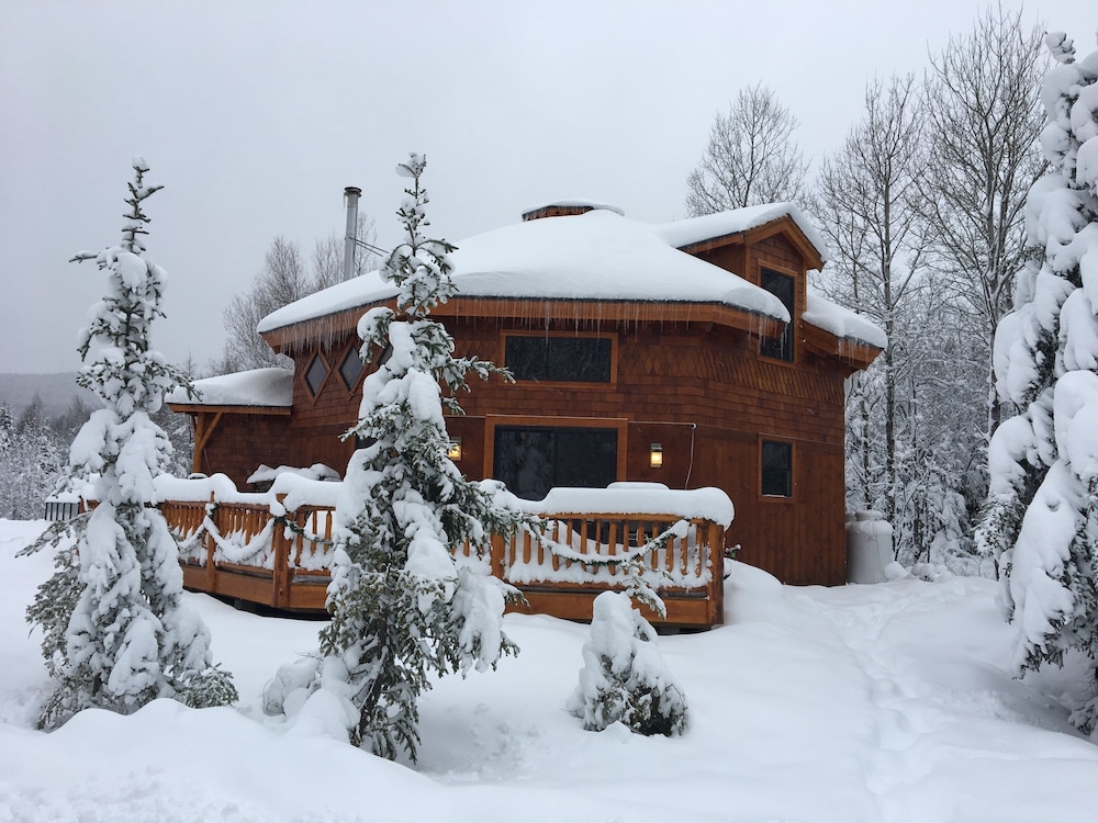 Moose Lodge and Cabins by Bretton Woods Vacations