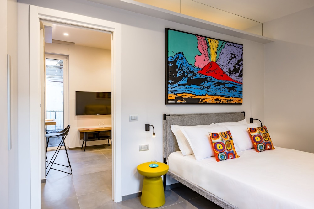 Pop House in the Heart of Sanit by Wonderful Italy