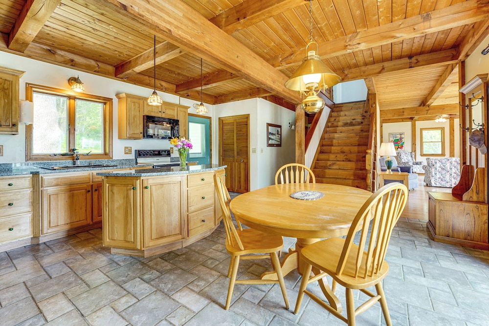 Boat & Kayak Nearby: Barters Island Home w/ Views