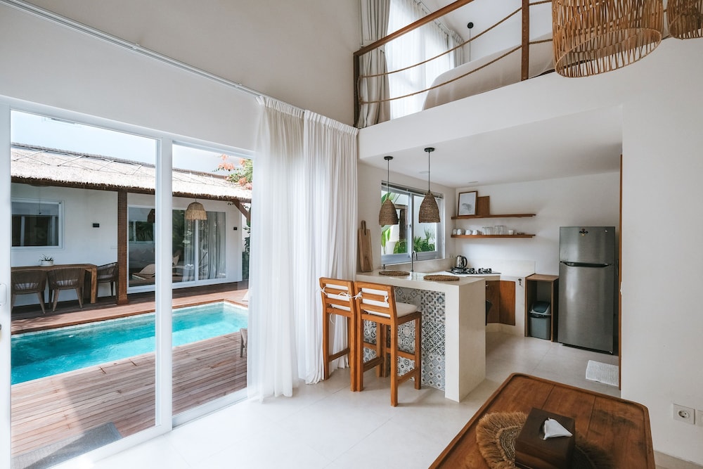 Sun & Moon Villa - Image 2