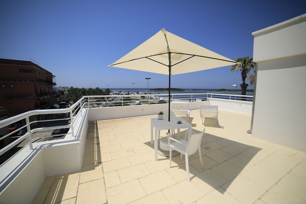 Riviera Luxury Rooms