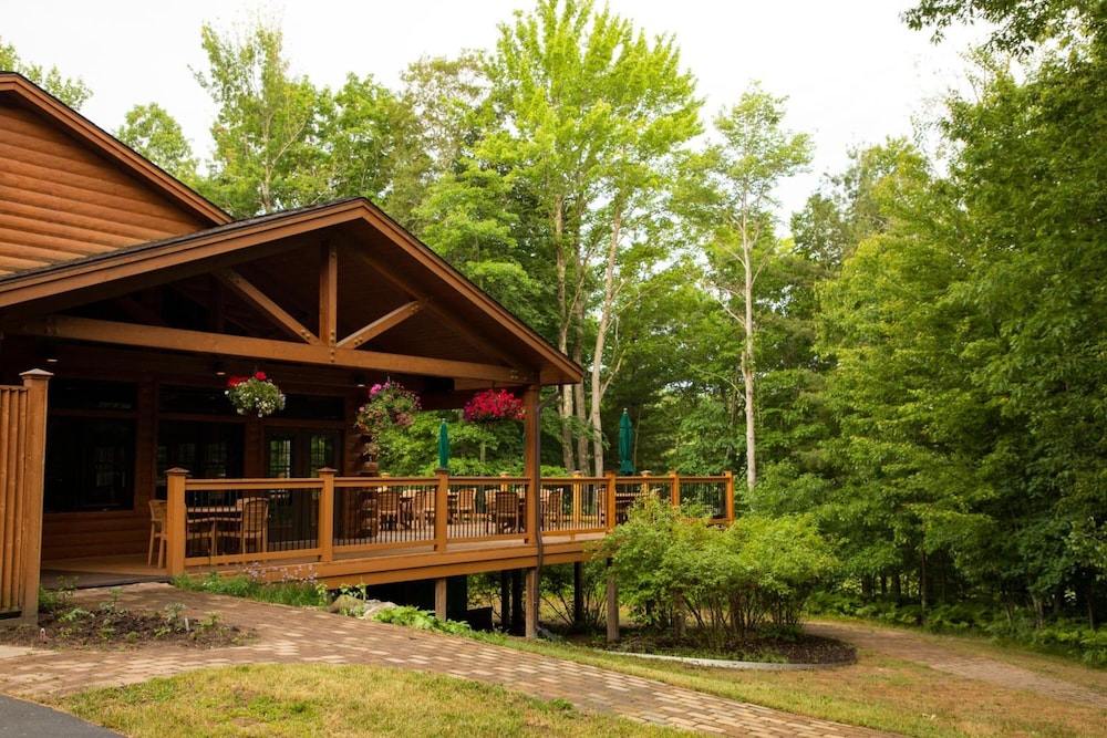 Rockwell Lake Lodge - Property Image 11
