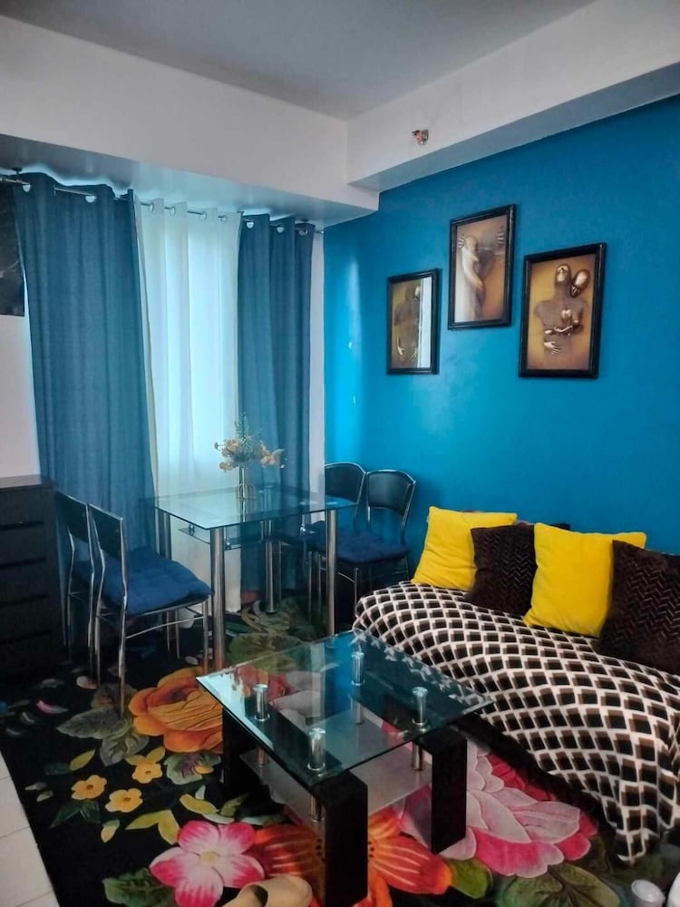 Modern Condo in Quezon City With Private Pool and City Views