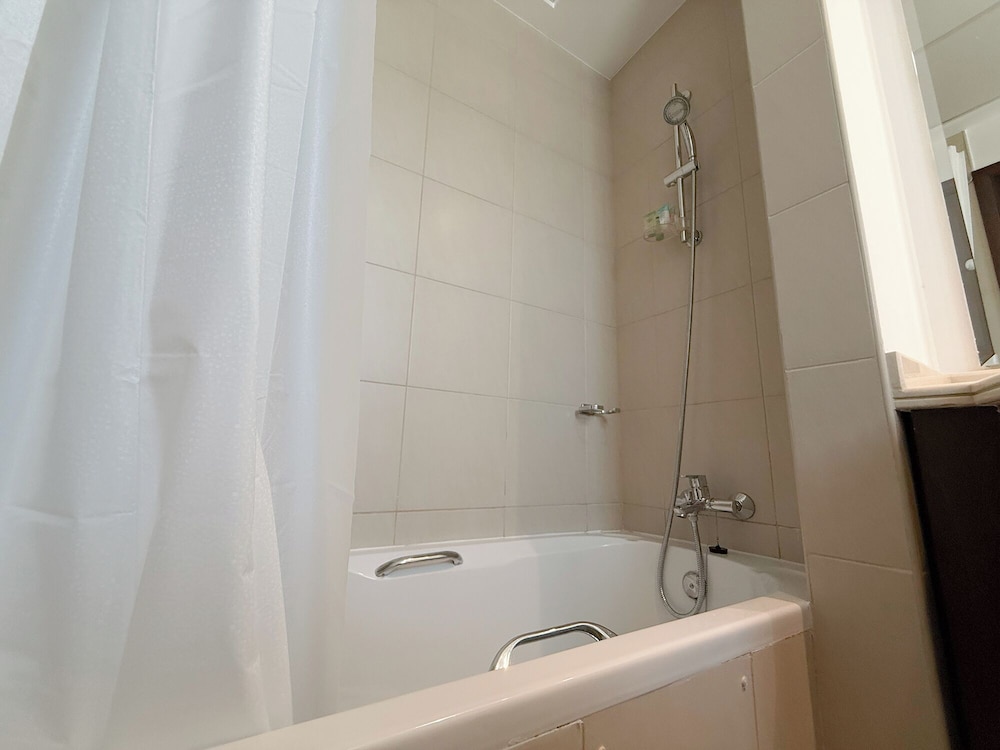 Luxury Short Term Stay 2BHK plus Maids - RANCHES