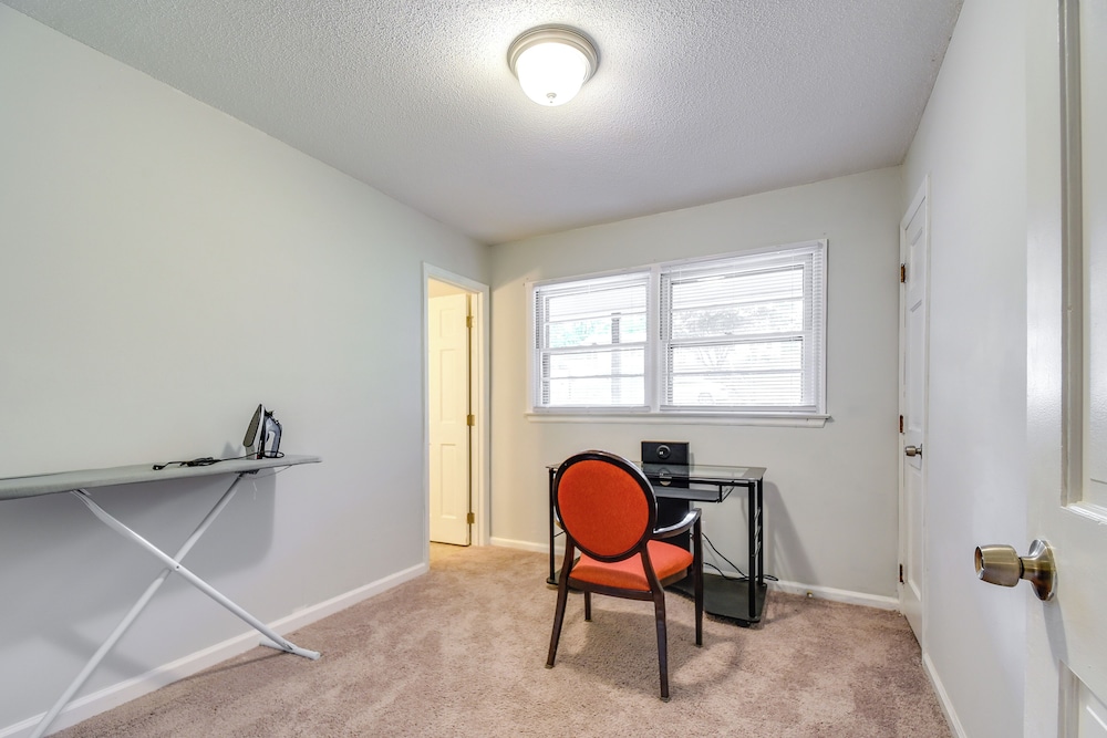 2 Mi to Dtwn: Spacious Home in Cary w/ Deck, photo 15