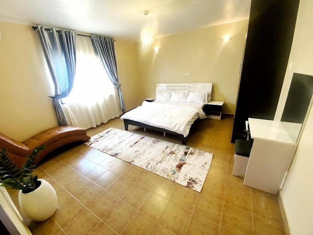 Highgate Apartment