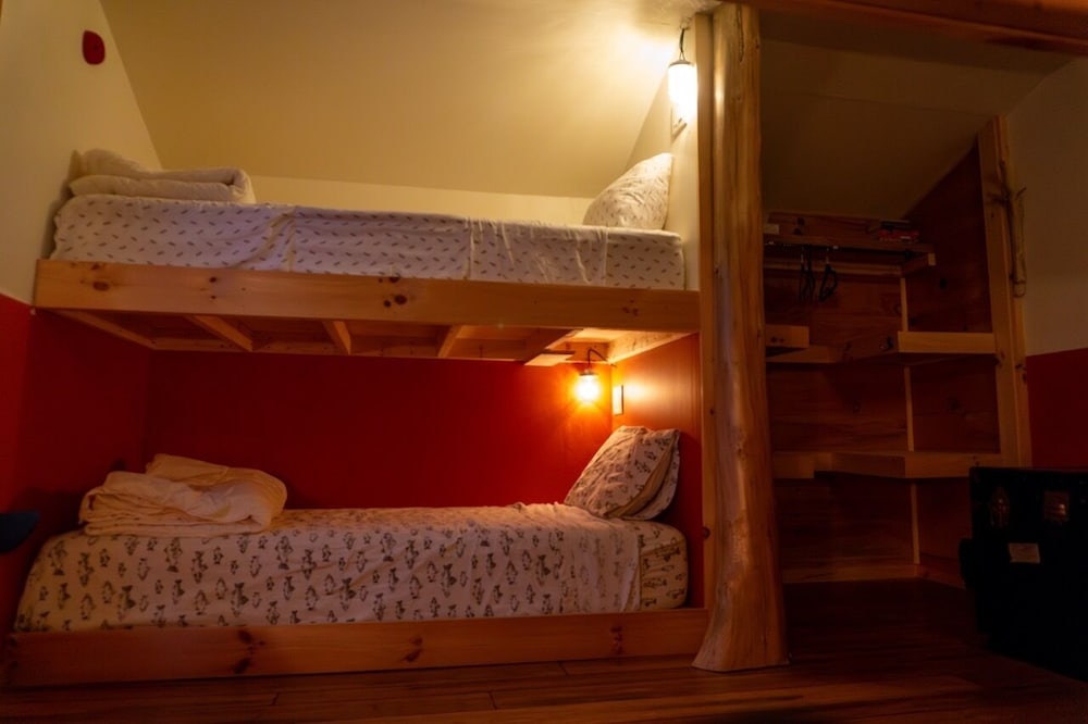 Upscale Hostel by Lake George & Gore Mtn