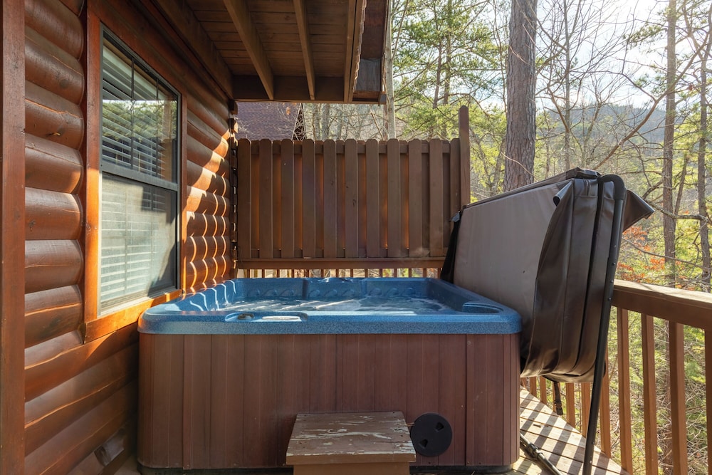 Bear Hideaway Cozy 3BR Cabin