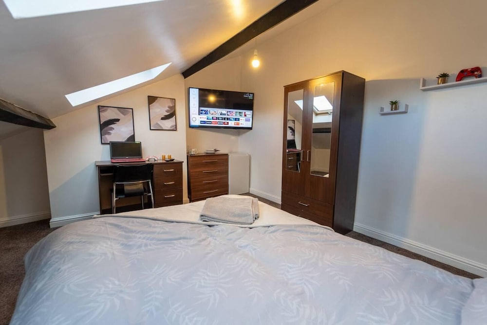 Cosy Room Walking Distance to the City view 2