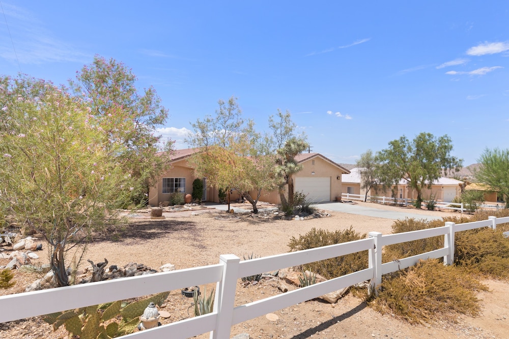 Euphorbia House - Fire Pit, Ping Pong, Tether Ball & Dark Skies 3 Bedroom Home by RedAwning view 5