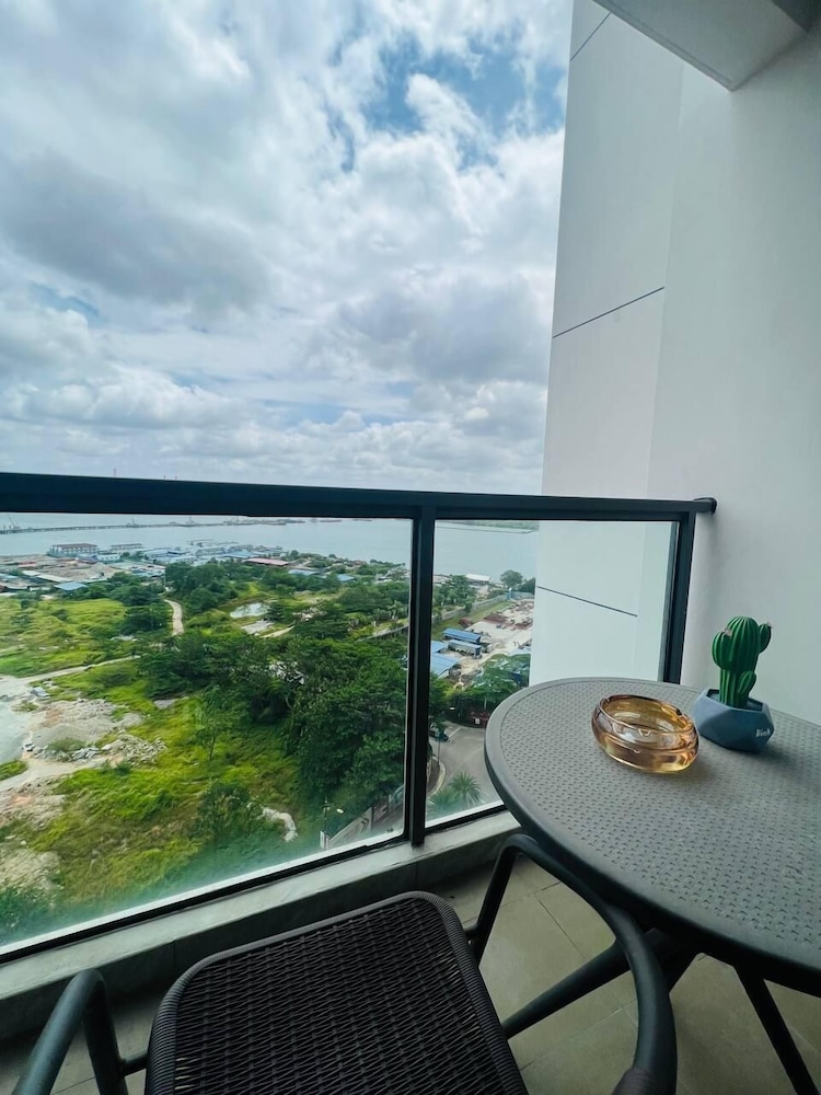 R&F Princess Cove at ANJU