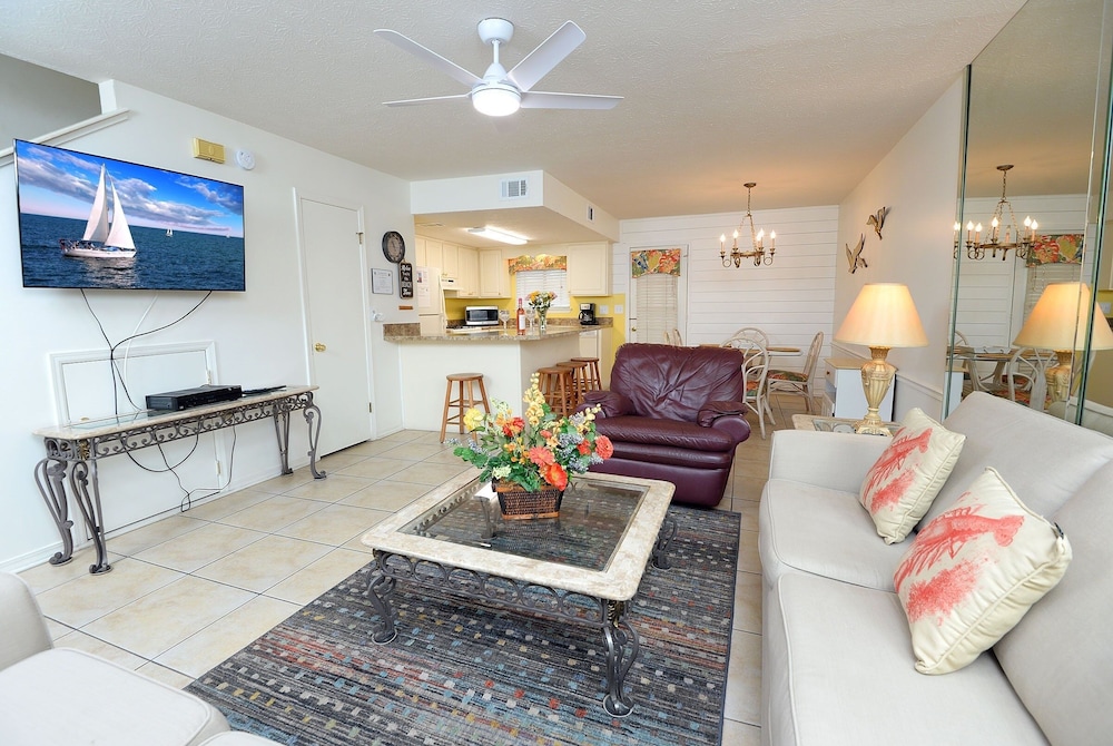 133 West Leslie Lane 2 Bedroom Townhouse