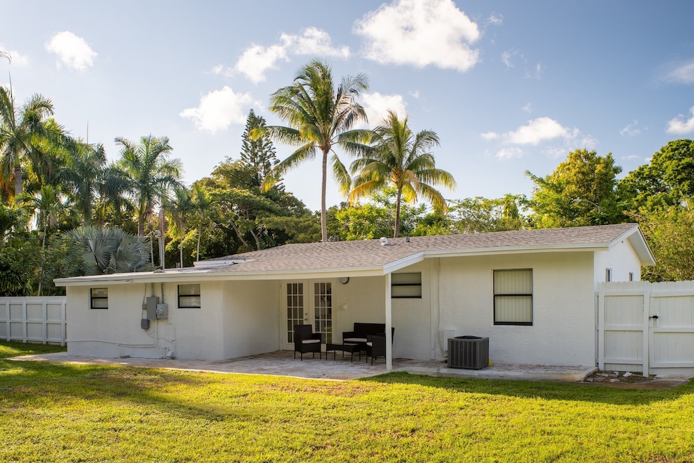 Spacious 3BR Home 2 Baths Amazing Pool Area