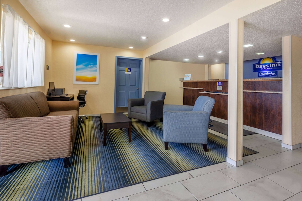 Travelodge By Wyndham Charles Town/Harpers Ferry view 2