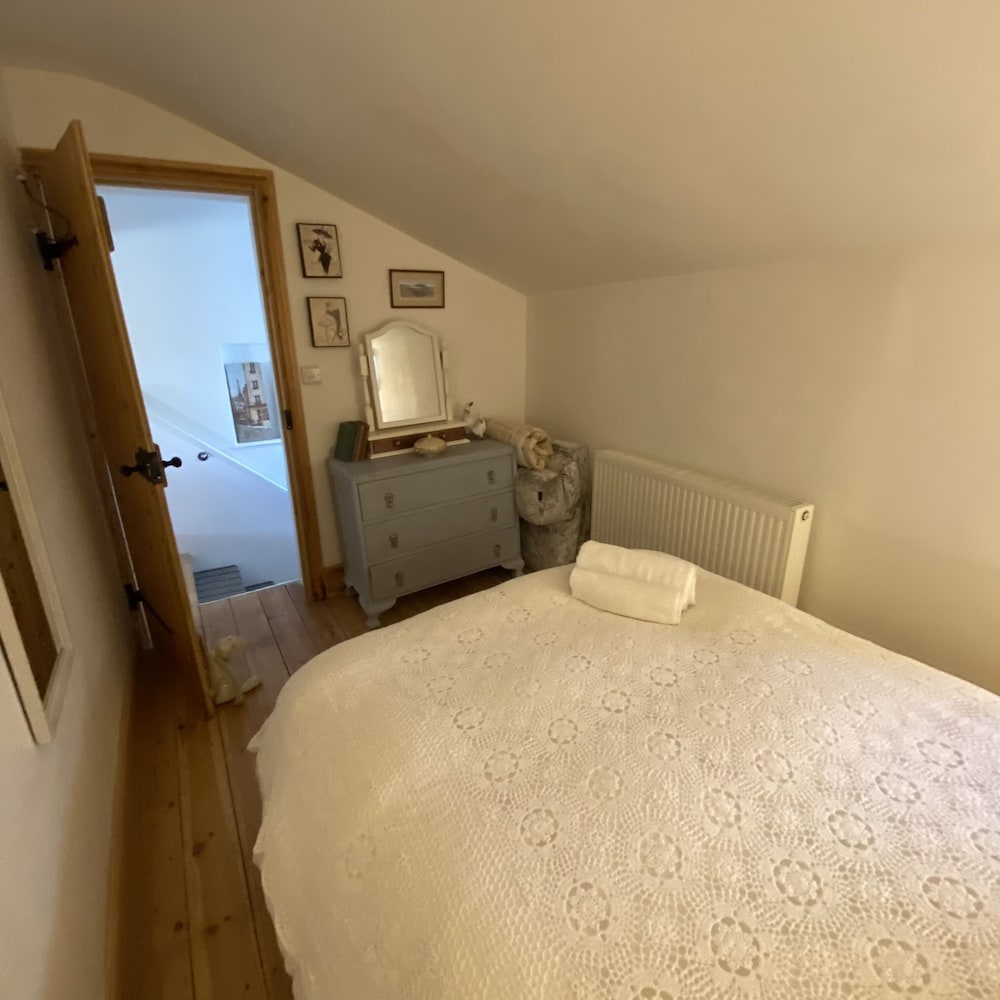 French Themed 2-bed Cottage on the Norfolk Wash view 4