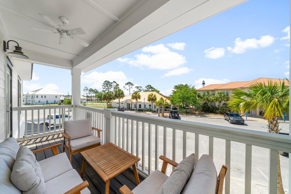 Pet Friendly Beach House - Marina View