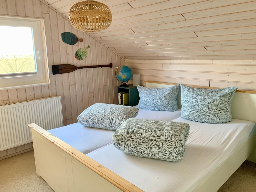 Lovely Holiday Home in Dummer Near Lake